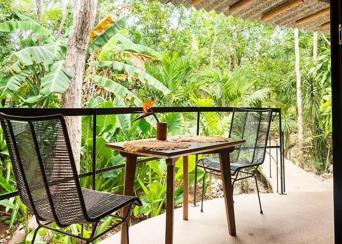 Zen Canto Tuuch :: The Jungle Be With Ferienhaus