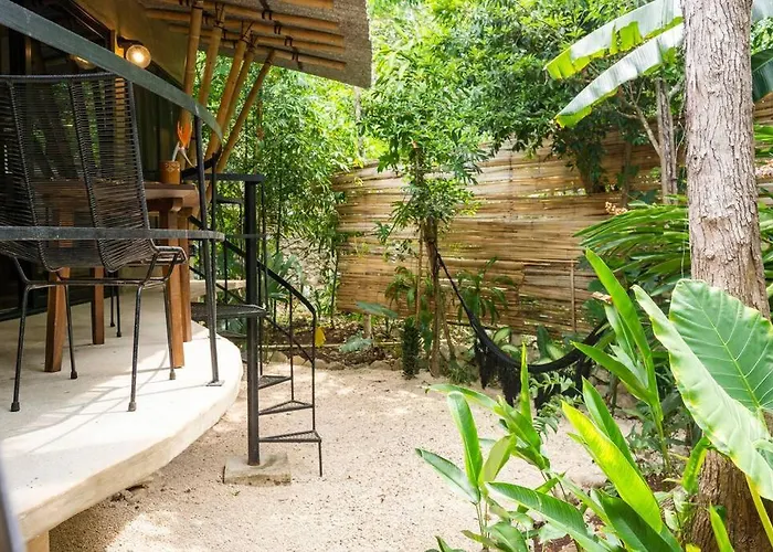 Zen Canto Tuuch :: The Jungle Be With Ferienhaus