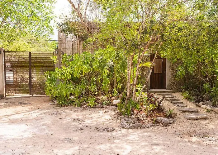 Zen Canto Tuuch :: The Jungle Be With Ferienhaus